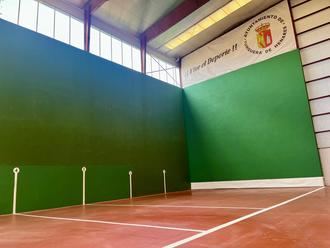 El Frontón de Yunquera de Henares se renueva y acoge el regreso de la competición este sábado