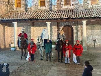 Una Navidad compartida que se cierra a caballo en Fuentenovilla