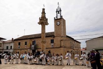 Devoción, tradición y tambor, en la Tamborrada de Fuentenovilla