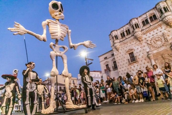 Guadalajara brilla con el Desfile de Carrozas 