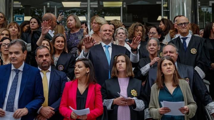 Éxito total en la huelga de jueces y fiscales: tres de cada cuatro la siguen y se manifiesta contra la ley Bolaños que supone un ataque al Estado de Derecho
