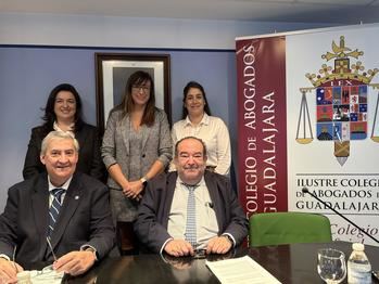 El ICA de Guadalajara y la Asociación Española de Mediación firman un convenio de colaboración
