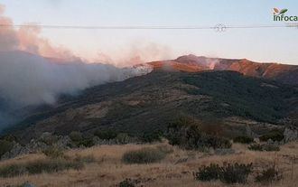 El incendio de Peñalba de la Sierra arrasa 690 hectáreas y desata críticas a la gestión