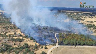 Un incendio declarado en Riofrío del Llano alcanza Nivel 1 por afección de humo a la población