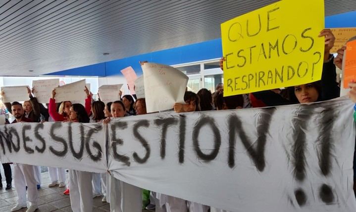 Los sanitarios intoxicados del hospital de Toledo: «Page niega lo evidente y no hace nada»