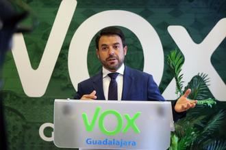 VOX denuncia la nefasta gestión del Gobierno de Page en el incendio de Peñalba de la Sierra y exige transparencia sobre el coste de los menas