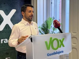 VOX destapa que el SESCAM emitió 51.992 tarjetas sanitarias a inmigrantes indocumentados
