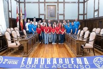 José Luis Vega apoya al CD Chiloeches tras su ascenso a Primera División femenina