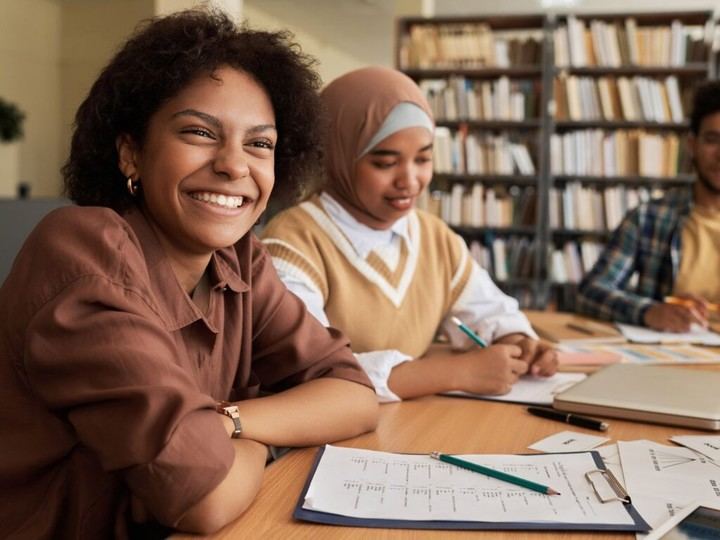 Aumenta la afiliación de extranjeros en Castilla-La Mancha y crece el número de autónomos