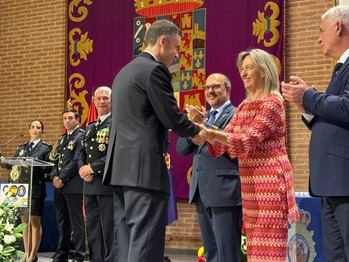 La alcaldesa de Guadalajara reconoce la labor de la Policía Nacional en su festividad