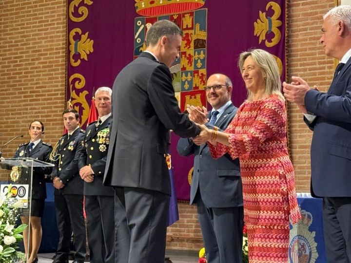 La alcaldesa de Guadalajara reconoce la labor de la Policía Nacional en su festividad