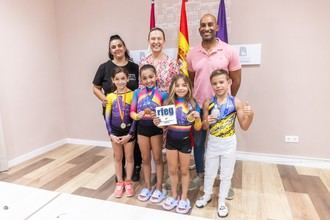 Alcaldesa de Guadalajara celebra logros de jóvenes gimnastas medallistas