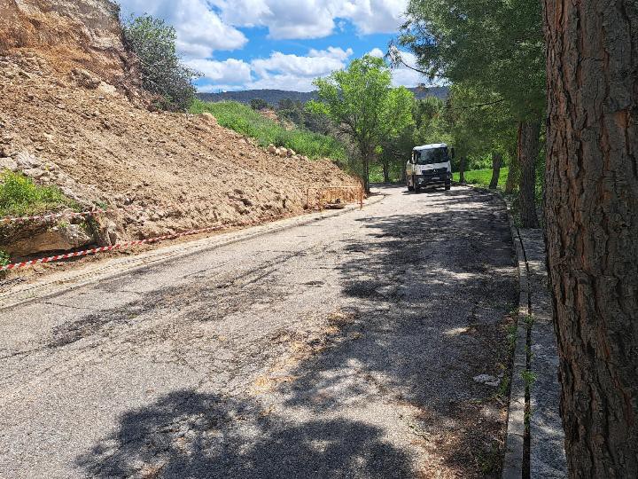 Reabren acceso a Auñón tras desprendimiento de tierras