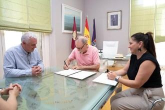 Diputación de Guadalajara renueva cesión de 800 piezas y nombra a Alonso director honorífico
