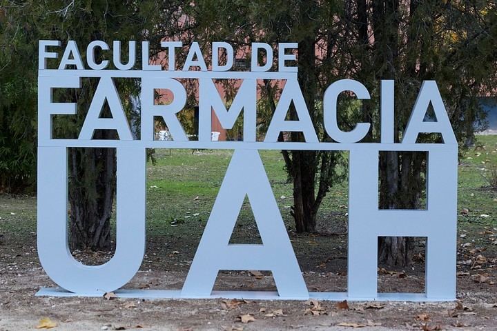 La Facultad de Farmacia conmemora 50 años de formación académica