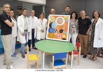 Con la entrega de una nueva obra del proyecto Museo de la Pecera, el Aula Hospitalaria pone fin a un curso en el que han atendido a más de 300 escolares