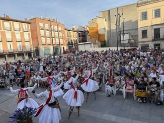 Guadalajara celebra el II Festival Nacional de Folclore en su Plaza Mayor