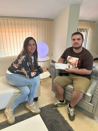 La Feria de Abril apoya el sueño de Javi, el vigilante del Parque de los Nogales