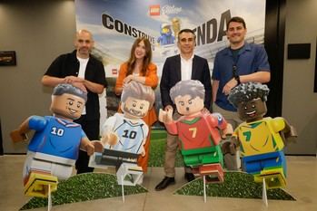 LEGO lanza una colección especial de fútbol con Iker Casillas en Madrid