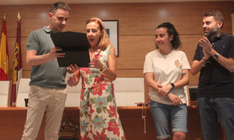 Homenaje a la funcionaria Lourdes Caballero, histórica conserje del Colegio San Blas, en su jubilación