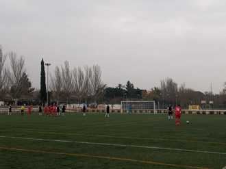 El Mandayona ganó en Caraquiz, con dos goles de Adrián Delgado