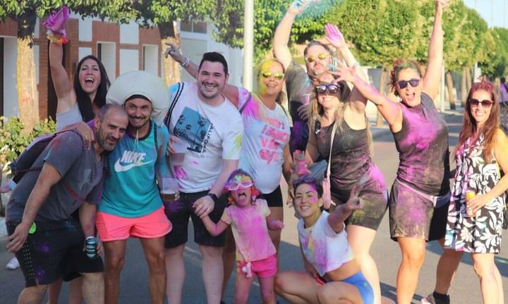 Éxito rotundo en la VI Carrera de los Colores de Cabanillas con más de 250 participantes