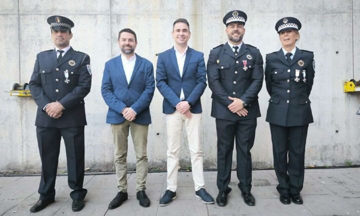 Dos policías de Cabanillas del Campo reciben medallas por su servicio destacado