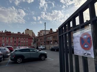 Restricciones temporales de estacionamiento en la campa del Mercado de Abastos de Guadalajara por el montaje de los toriles de los encierros