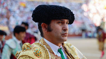 Arrebato sin premio de Morante de la Puebla en una alborotada Corrida de la Prensa