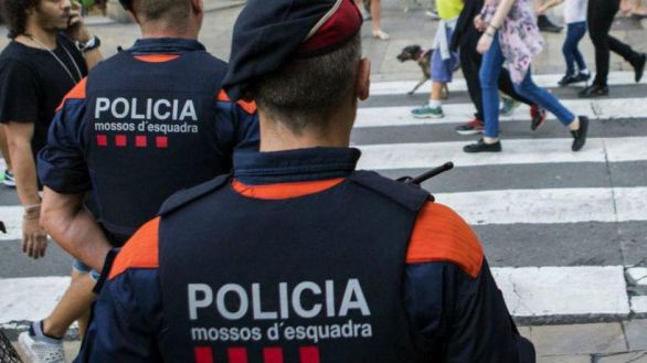 Detenidas dos cuidadoras en Barcelona por estafar medio millón de euros a una anciana