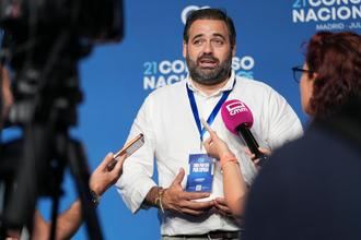 Núñez pregunta a Page si el domingo volverá a Castilla-La Mancha habiendo apoyado de nuevo a Sánchez