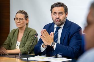 Núñez pide a los diputados del PSOE de Castilla-La Mancha que voten por Ceuta