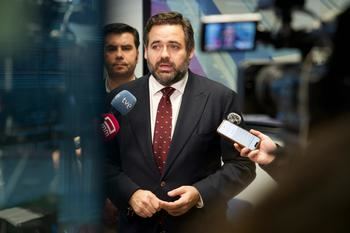 Núñez defiende una bajada de impuestos y menos burocracia para apoyar a las pymes y generar empleo en Castilla-La Mancha