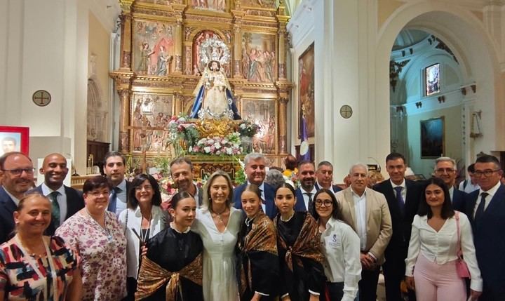 Guadalajara renueva su devoción a la Antigua con la tradicional Ofrenda Floral por parte de instituciones y asociaciones
