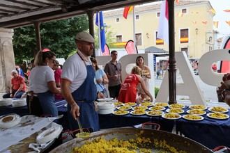 La solidaridad de Pareja impulsa la labor de Fundación NIPACE en el Día de las Peñas
