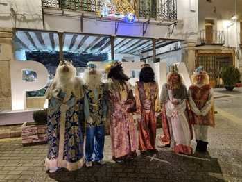 La luz de la Navidad en Pareja brilla hasta la llegada de los Reyes