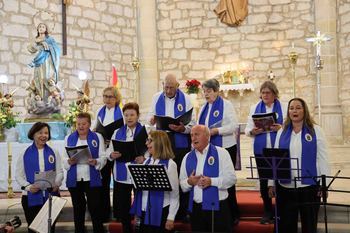 Pareja reúne a un millar de personas en su XVII Certamen de Villancicos