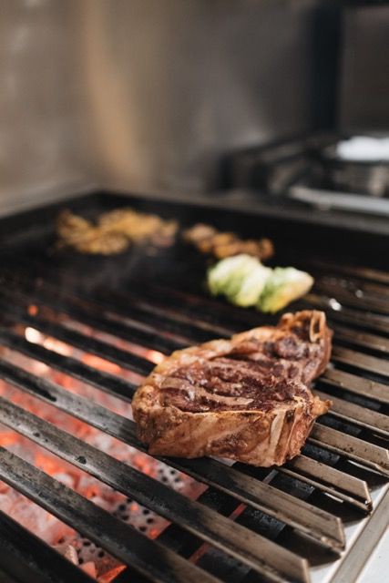 La chuleta vasca que conquista el Barrio de Salamanca en Madrid