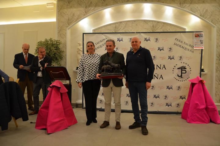 La Peña Taurina de Jadraque entrega sus galardones anuales en una gala celebrada en el Hostal El Castillo