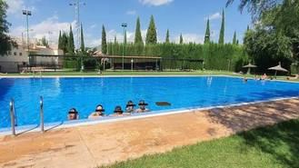 Almoguera cierra su piscina municipal tras hallar heces en el agua