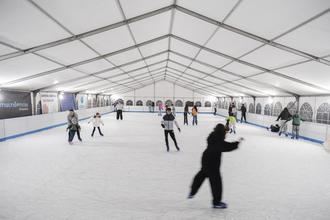 Último fin de semana de la pista de hielo de Azuqueca