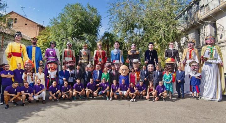 Guadalajara celebra el inicio de las Ferias con su primer desfile de gigantes y cabezudos