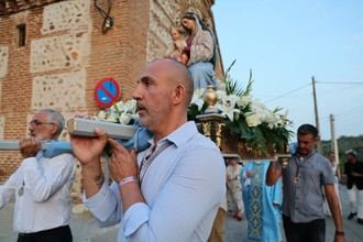 Quer celebra con éxito su vigésimo aniversario de la Fiesta de la Virgen Blanca