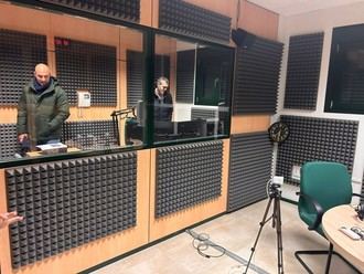 Nuevo taller de radio y podcast en Quer comienza en enero de 2026