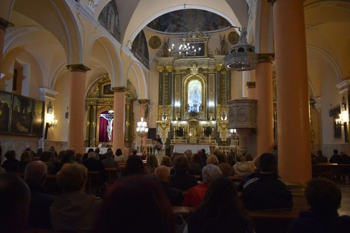 Quintanar de la Orden da la bienvenida a mayo con el canto de los Mayos