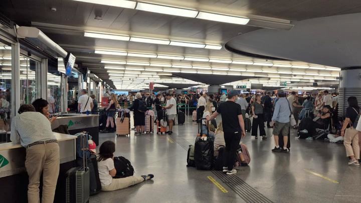 CAOS RENFE : Decenas de trenes con retrasos en Atocha en un sábado con nuevas incidencias