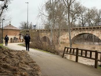 El río Henares vuelve a umbral naranja a su paso por Guadalajara, pero se mantienen las limitaciones de acceso por precaución