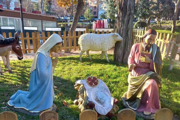 ÚLTIMA HORA : Roban el Niño Jesús del nacimiento instalado por el Ayuntamiento en el Parque de la Concordia