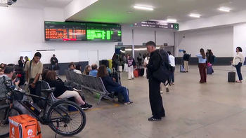 Nuevos fallos en Renfe: trenes detenidos y retrasos de media hora en la alta velocidad por una incidencia en Chamartín