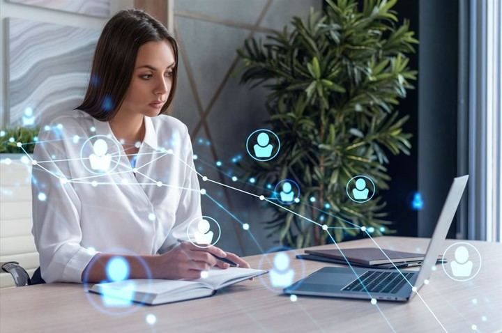 Crecimiento del 119% en el uso de agentes de IA en empresas durante el primer semestre de 2025